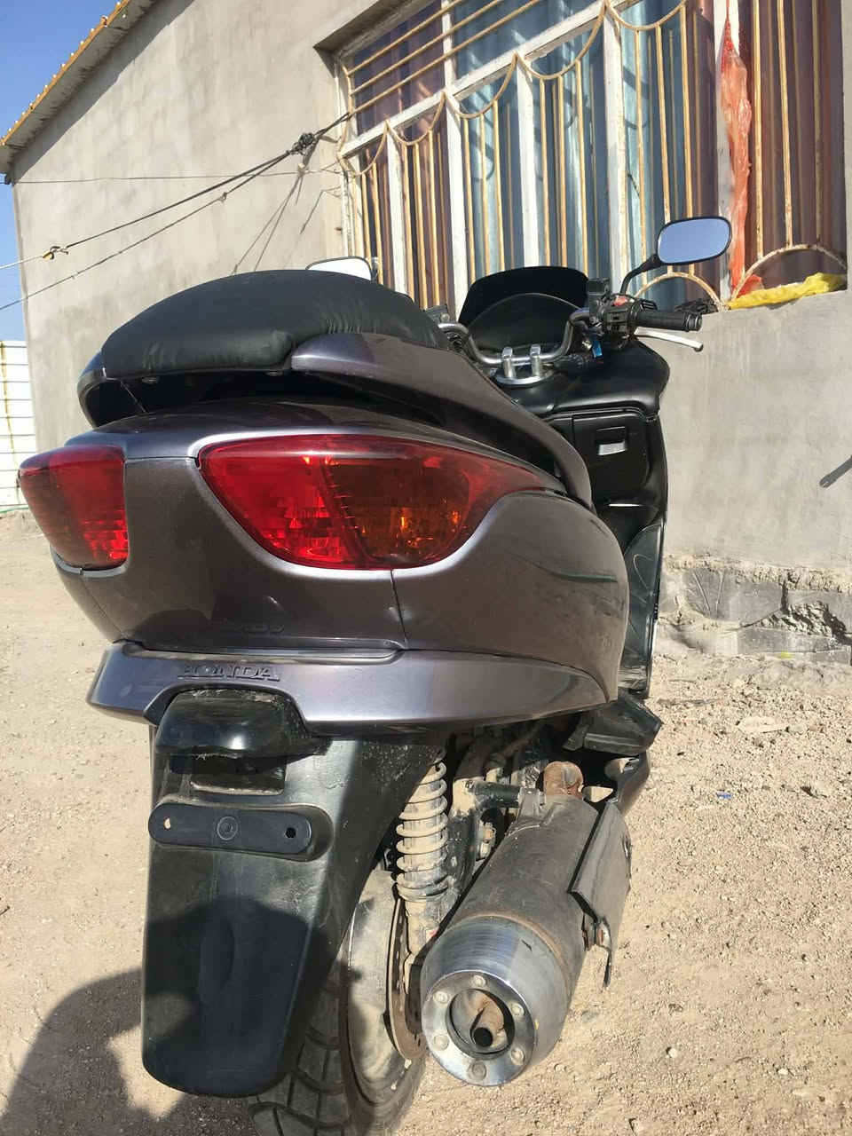 السلام عليكم دراجه فورزه 0.8 عميه بدون كير الدراجه خير من الله لا تبخير ولا تنقيص اوراقها كامله كمركها مدفوع المكان المحموديه حي بدر رقم الهاتف *********** السعر ع الخاص
