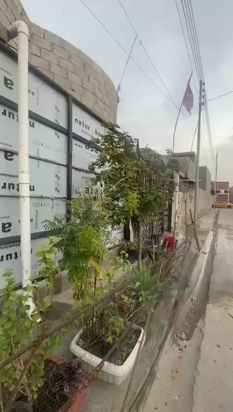 بيت للبيع مساحه 150متر زراعي سند 25يشمل غرفتين نوم واستقبال ومطبخ عدد2حاروبارد حمام عدد2 علما جميع الخدمات متوفره من مدارس ومستوصف وخدمات ماء مجاري تبليط كهرباء وعالي عن الشارع بناء جديد ونضيف جدا عنوان بوب الشام قرب صدام سرحان الركابي وعن شارع حجي بحر مقابل بستان حجي رمضان للاستفسار اتصل اوراسل واتساب ***********
