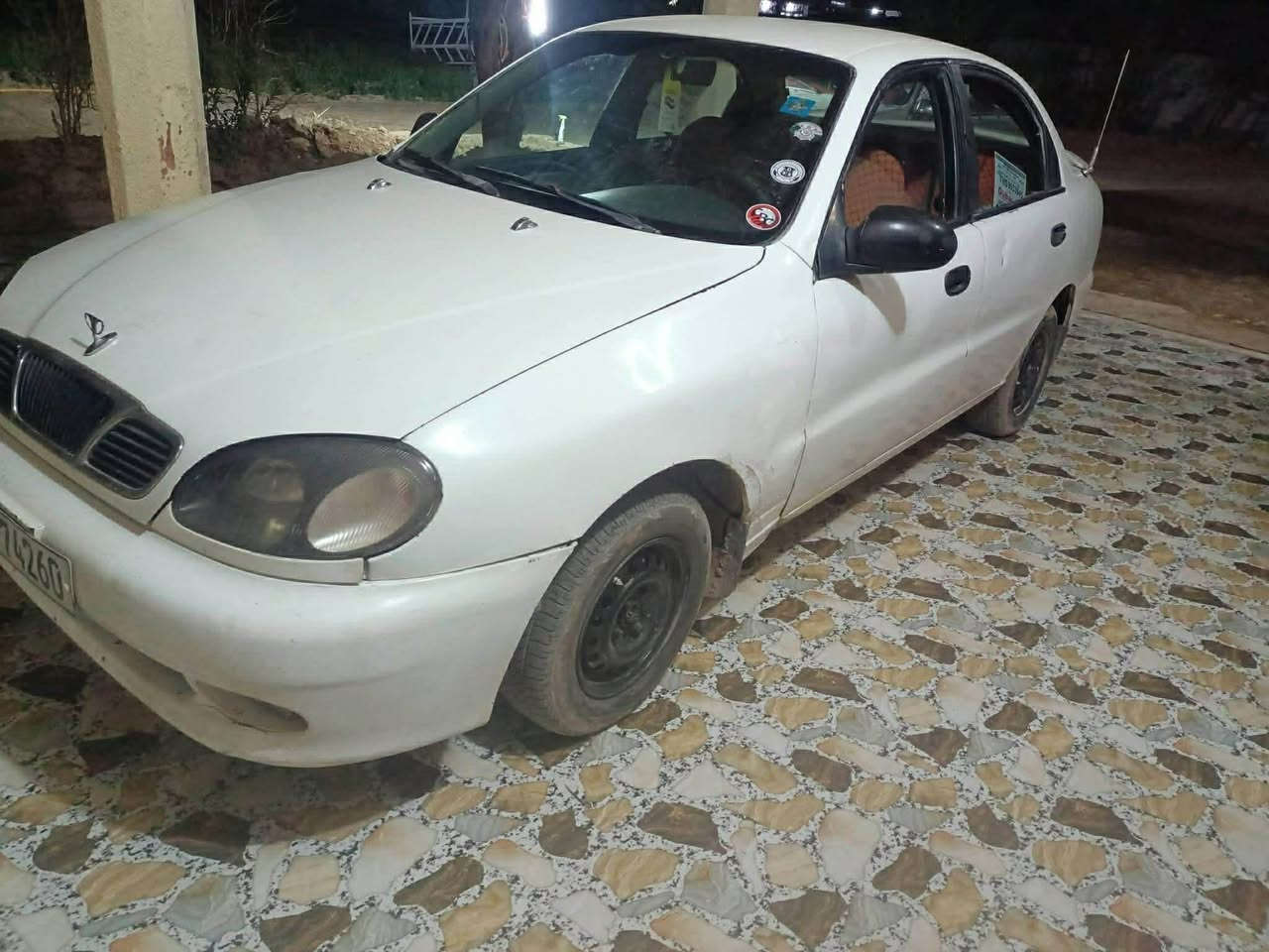 السلام عليكم سياره للبيع دايو لانوس سعر26 ورقه  مكاني بعقوبه جاهزه بس بيها تبخير *********** بيع او مراوس شعندك نزل
