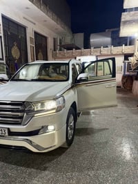 لاندكروز • ٢٠١٧ • رقم بغداد