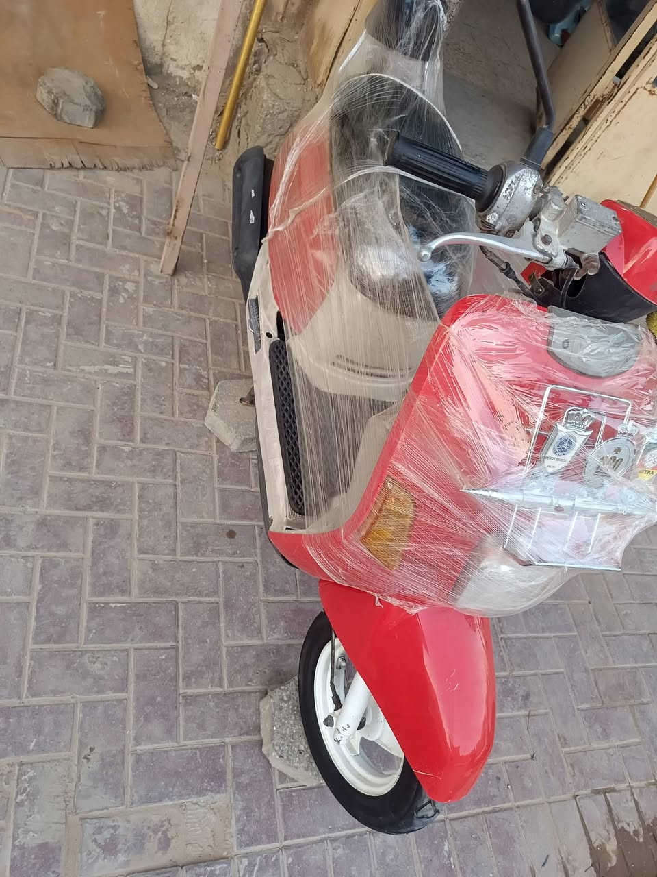 سلام عليكم
ماكس بوليس للبيع 
سلف هندر كهربائيات كله شغال
شرط حاويه وين متريد افحص 
السعر800
وبيه مجااال للطبين
الستفسار ***********
