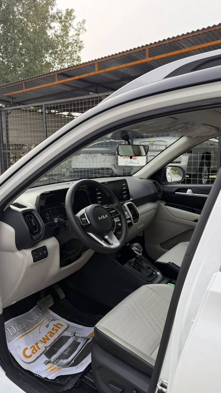 السلام عليكم كيا سونت 2025
سيارة خليجيه وكاله دولية فول مواصفات
نفكيشن 
كشنات جلد 
كشنات كهرباء 
تبريد كشنات 
بصمة
فتحة 
تو كلر 
حساسات امامي خلفية
شاشة جبيرة 
قطعتين تبريد 
ماشية ٨ الاف كيلو بيها بارد بسيط جدا بلجاملغ وممبين ابد
سعرها ١٥٨ وبيها مجال جدا بسيط مكانها بغداد اليرموك 
*********** واتساب موجود
