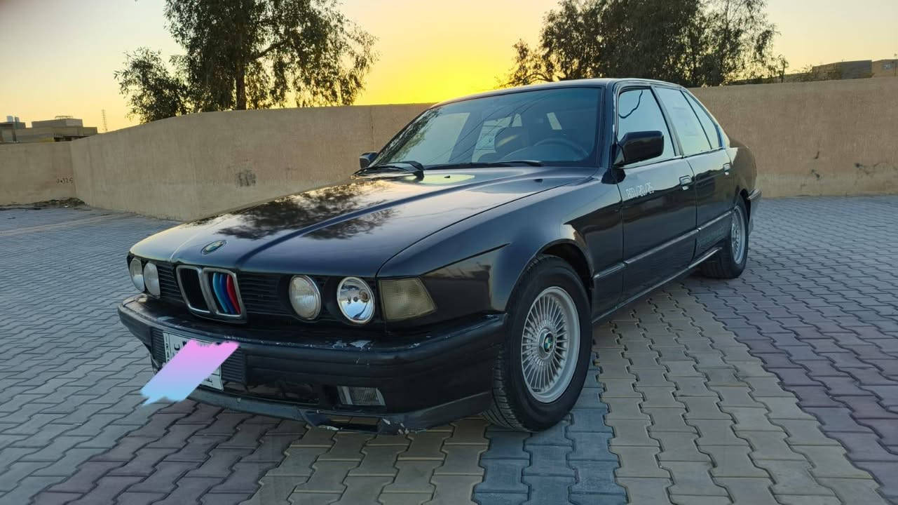 السلام عليكم BMW 735 موديل 91رقم بغداد ألماني 
مكينه مفتوح 6سلندر تبريد تخم تاير حداديه جديده العنوان واسط 
السعر 40بيه مجال
*********** الحال, واسط
