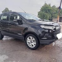 فورد امريكي 2015  مواصفات عاديه  بيها قطعه وحده فقط بنيد  ماشية ٧٧ ميل...