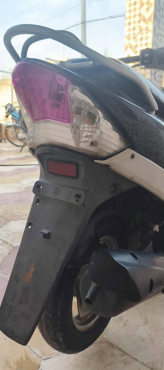 سلام عليكم  ماكس منغولي لبيع دراجه كلشي بيه شغاله مفتوحه مبدل بس بستم دراجه حلوه سعر 450وبيه مجال حك جيه بس لمحرك بي خشونه شراي يتصل ***********
