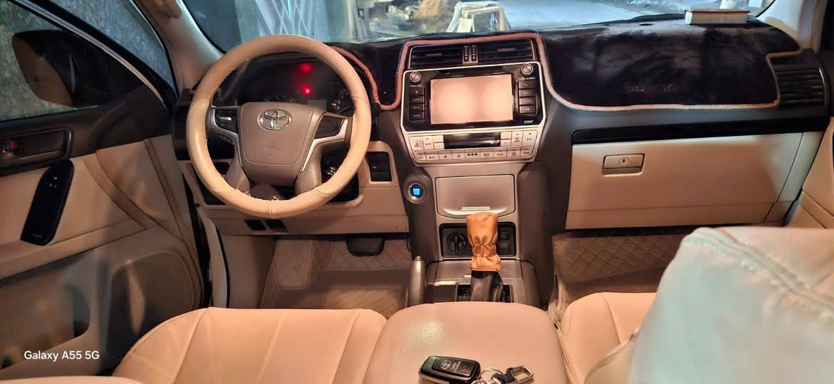 السلام عليكم برادو ٢٠١٩رقم بغداد بيهة اربع ابواب مفتوحة من الشركة ماشية١١٨سيارة تخم تأير جاهزة من كل نواحي سعر ٣٧٥ وبيه مجال مكان السيارة بغداد
رقم الهاتف :*********** د.علي
