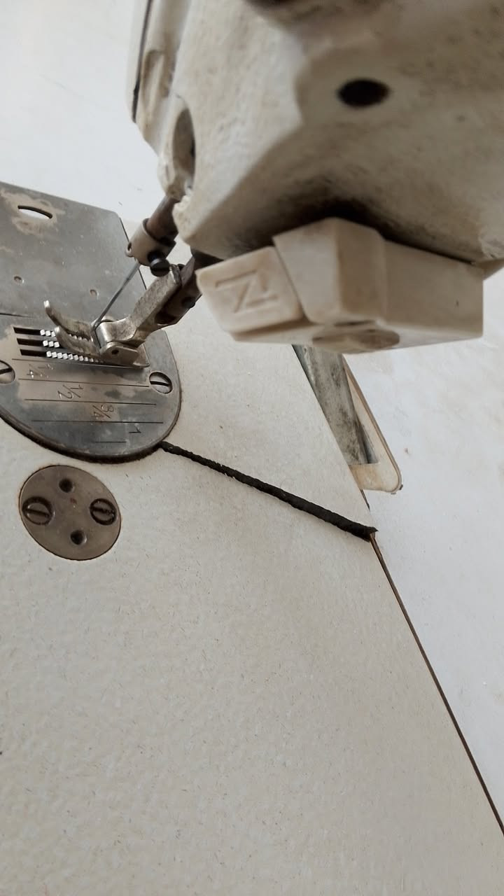 السلام عليكم
مكينه جمسي للبيع
لمكينه ولميز
لمكينه بيه اضرار قليله 
كسر مثل ماموضح كبالكم
تشتغل كونترول يشتغل 
لموقع بغداد لشعب حي تجار
للتواصل***********
