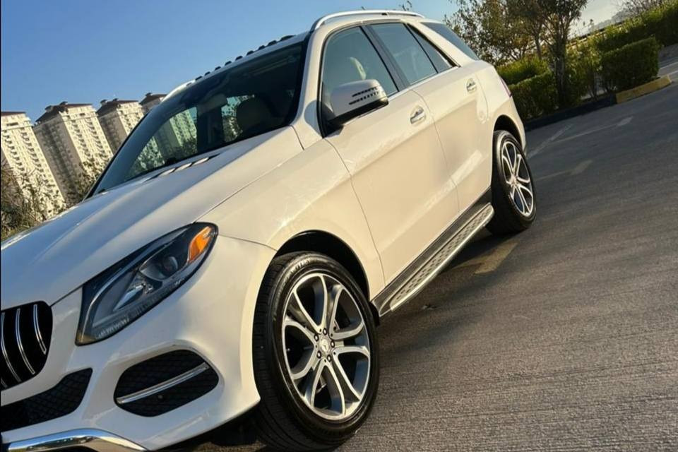 مارسیدس بێنز 2017 مواسەفات 350 GLE  
وارد کەنەدی 
فول فول مواسەفات
١٣٠،٠٠٠ ڕۆشتووە
سۆنەرەکەی دانراوە
هیچ مەسرەفێکی تێدانیە 
زۆر پاک و خاوێن 

سـعـر : لە کۆمێنت داوابکە ڕاستەوخۆ بۆت دێت 📥 

گێر و مەکیەنەی بەشەرت 
هیچ کێشەیەکی تێدا نییە 

ژمارەی خاوەنەکەی 
***********
