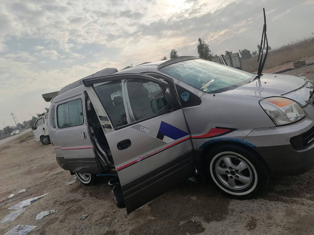 السلام عليكم 2007 للبيع مكان ديالى مكلف بالنشر السعر 74 وبيها مجال شواصي  اماميهه معمره كير مكينه جدد تخم تاير صدر جديد  مصبوغة جماليه  ***********
