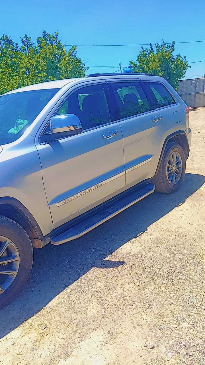 سلام عليكم حبايب جيب شروكي ٢٠١٢لبيع او مراوس ٣٦٠٠ بصمه ٣قطع جاملوغ وربع بل بنيد والثاني جاملوغ كلير السعر١٣٥ الاستفسار ***********
