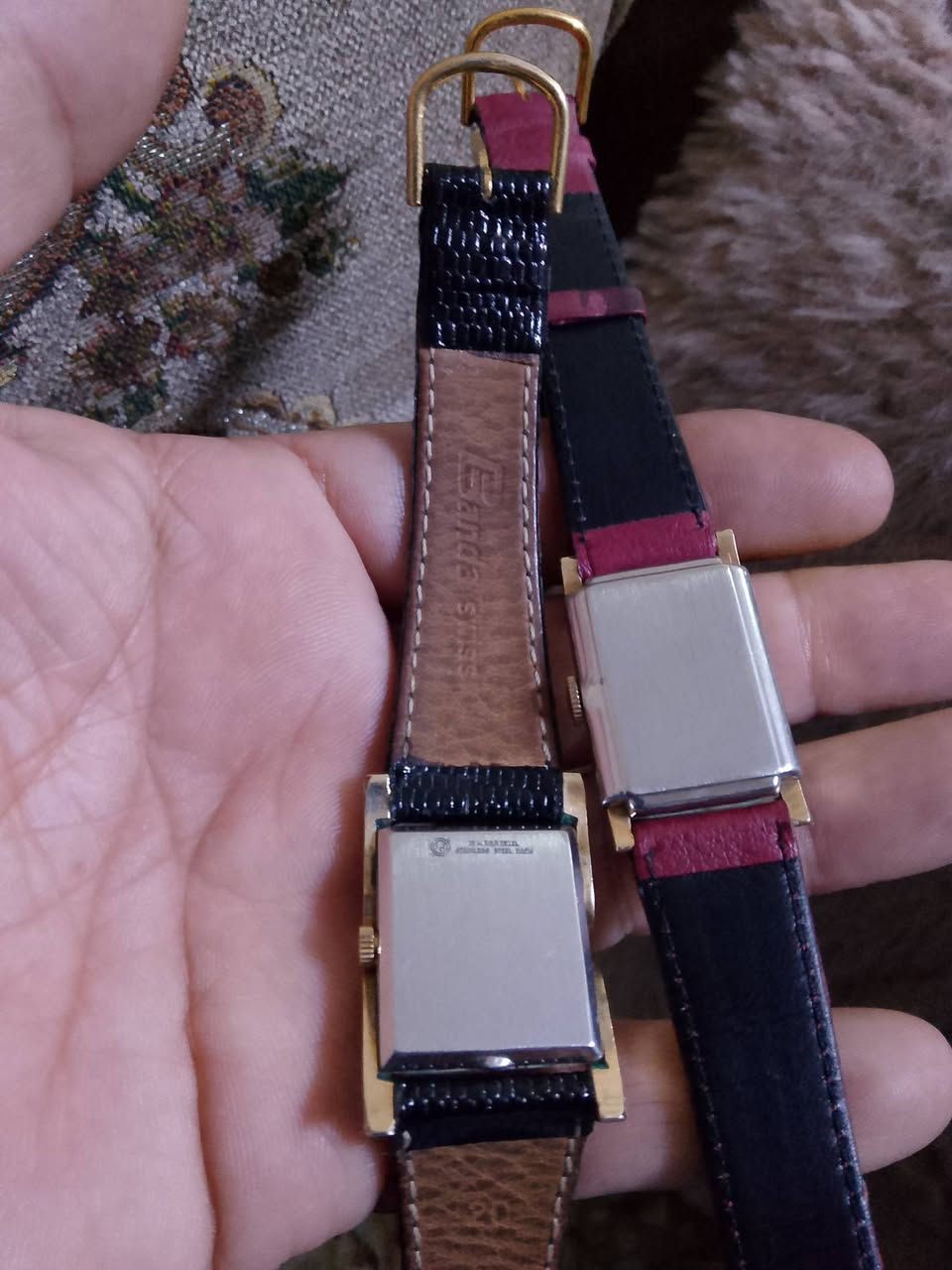 السلام عليكم...ساعتين تحفة اقطار ناعمة.. سويسري نصب..وقت جدا مضبوط..المهتم يتواصل ع الخاص او واتس ***********
