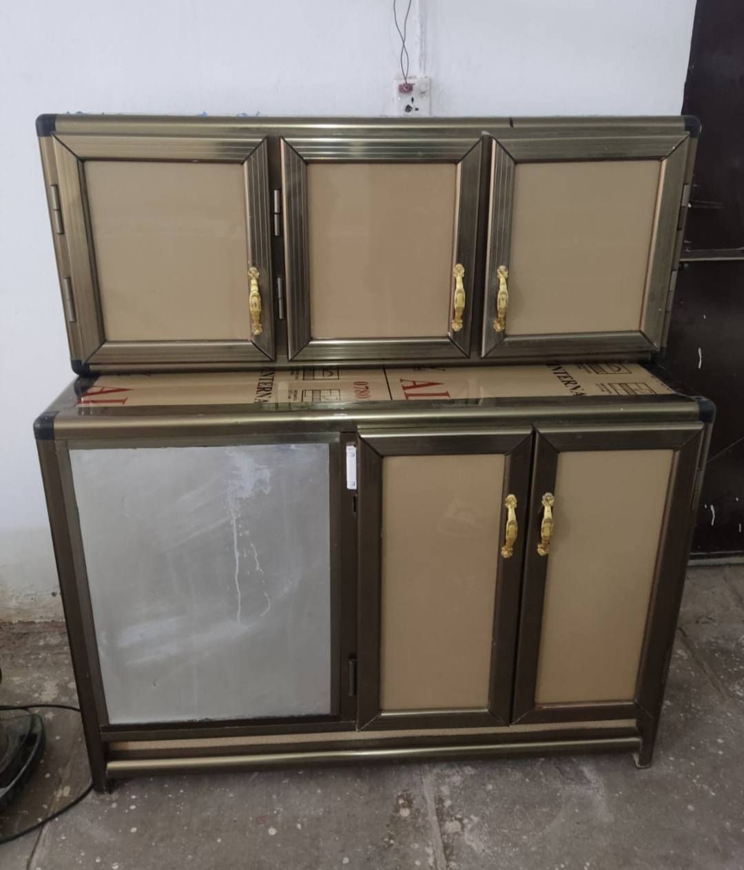 كاونتر نضيف  سعر 150 قفل  بدون عمله شراي تفضل خاص ***********. ***********. بي واتساب. ديوانيه
