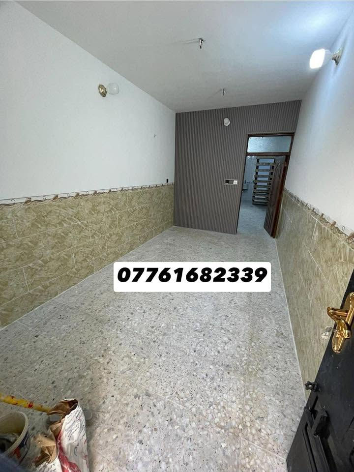 🏠بيت للبيع 🏠السعر💵/138وبي مجال بسيط
📍الموقع/العقاري الثانيه قرب مدرسة التربيه 

📌المساحة/57متر (بيت فارغ.نصيف جدا.موقع جيد)

محتويات ال🏠بيت/كراج صغير.استقبال.مطبخ حار بارد.غرف نوم عدد(3)صحيات عدد(2)حولي درج.سطح كبير 

***********
