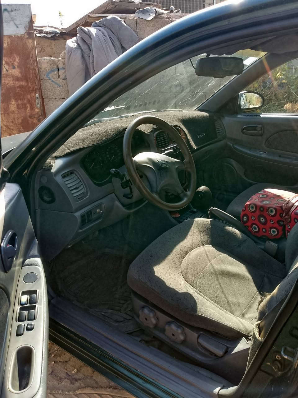 السلام عليكم سوناتا موديل 2000 بسمي رقم نكلزي مشروع وطني  نقص تبريد الغاز مكينة خيط بخار فقط الباقي كلة شغالة مابيهة نقص مكاني بغداد /// السعر 48.  ***********
