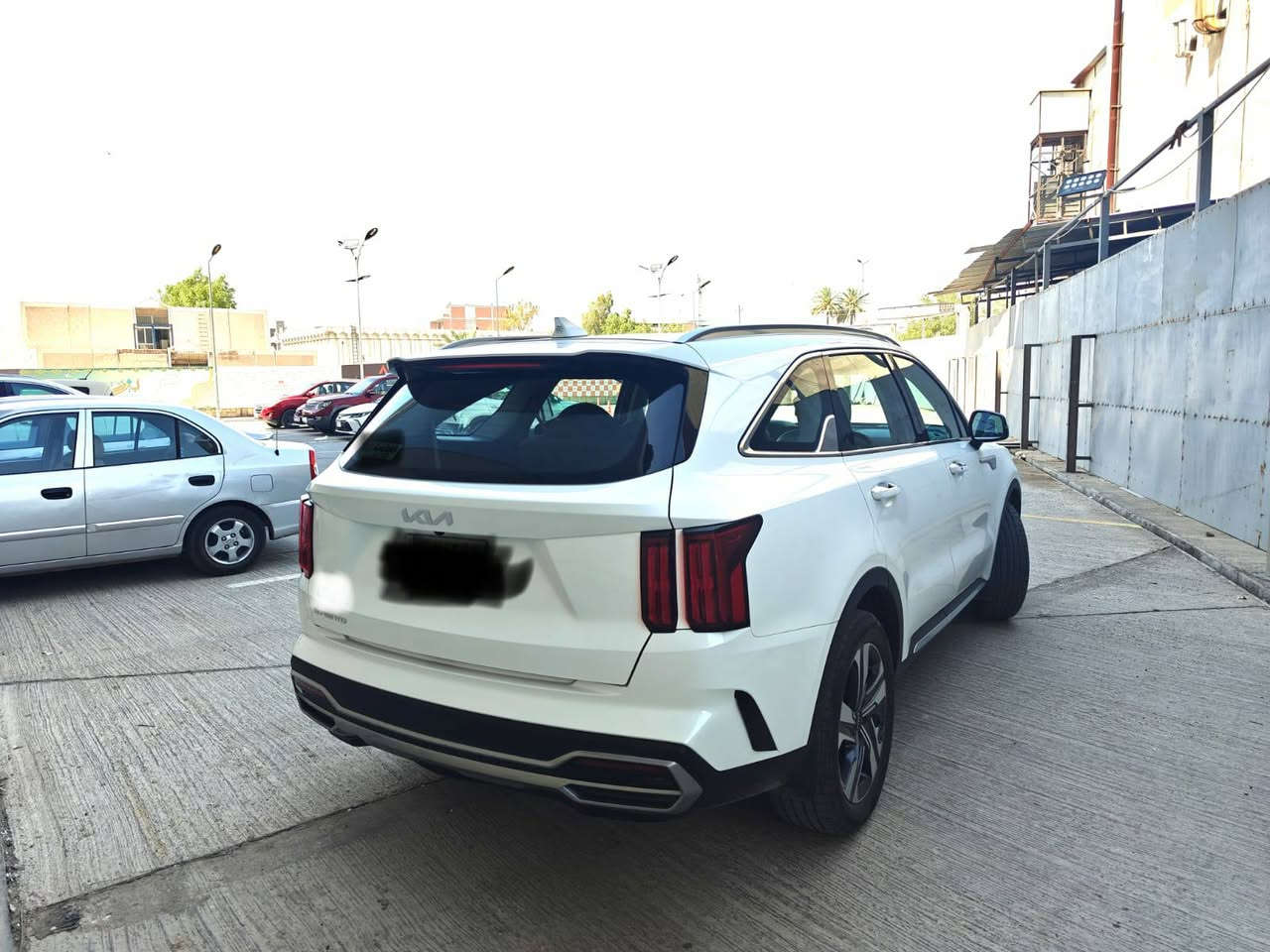 السلام عليكم سورنتو خليجي موديل ٢٣ فول مواصفات سيارة نضيفة بس البك لايت الخلفي مكسورة جامته وعايفه ممسوي سيارة حلوة ماشية ٤٨ الف
عنواني مدخل الكاظمية من جهة العطيفية
***********  السعر ٢٩٠ وبي مجال
