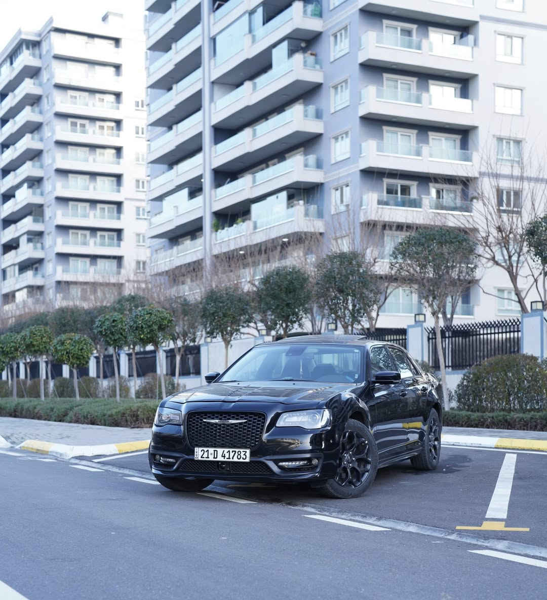 بسم الله اوباما 300 Limited فول مواصفات 2023 
رقم سليمانية 
ماشية 27 الف ميل 
وارد كندي السياره بدون تبديل بدون صبغ  ،،،،فقط يوجد بارد بحافة البنيد  

مواصفات 
عداد 260 
بنوراما 
تشغيل عن بعد 
رادار امامي وجانبي تفاعلي 
تحديد سرعه 
كشنات الامامية تدفئه تبريد 
كشنات الخلفية تدفئه 
تدفئة سكان 
حساسات امامية وخلفية 
سماعات عدد 8 ودامام من ماركه الباين 
تحديد مسار 
لايتات متحركه 
هيتر بالمرأة 

العنوان سليمانية 

الرقم  ***********

السعر 325 $بي مجال
