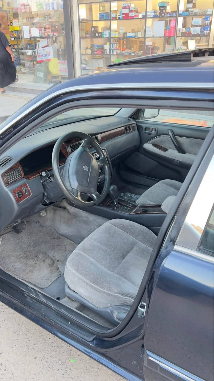 راس الثور موديل 2000 رقم بصره تحويل ثاني يوم سنويه لل 27 بشهر الخامس تنتهي يعني بعد بيها سنه كفاله گص ونقل واصوليات  السياره صبغ عام جماليه فقط بيها ضربه مدكر السائق ضربه خفيفه ومرجعينها مكينه كير تمام نقصها بس تبريد غاز وشد خراطيم الهوه مال التبريد فقط يعني يكلفك 200 الف يطيح من السعر سعرها 90 ومجالها قليل *********** مكانها البصره البصرة, العراق
