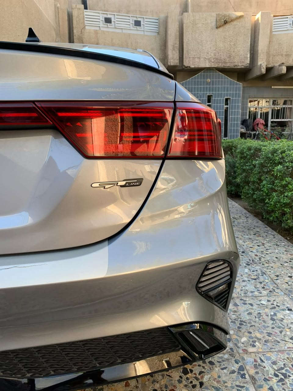 السلام عليكم 
للبيع كيا فورتي 2023 جيتي لاين 
حادث كلين فقط دعامية امامية كسر. 
فول عدا الفتحة.  
ماشية 40الف ميل. بأسمي مرقم 
بغداد.  
السيارة مواصفات جيتي لاين المعروفة 
فول تحكم ستيرن 
بصمة 
تشغيل عن بعد 
فوول عدا الفتحة .
للاستفسار 
الاتصال ع. 
***********
