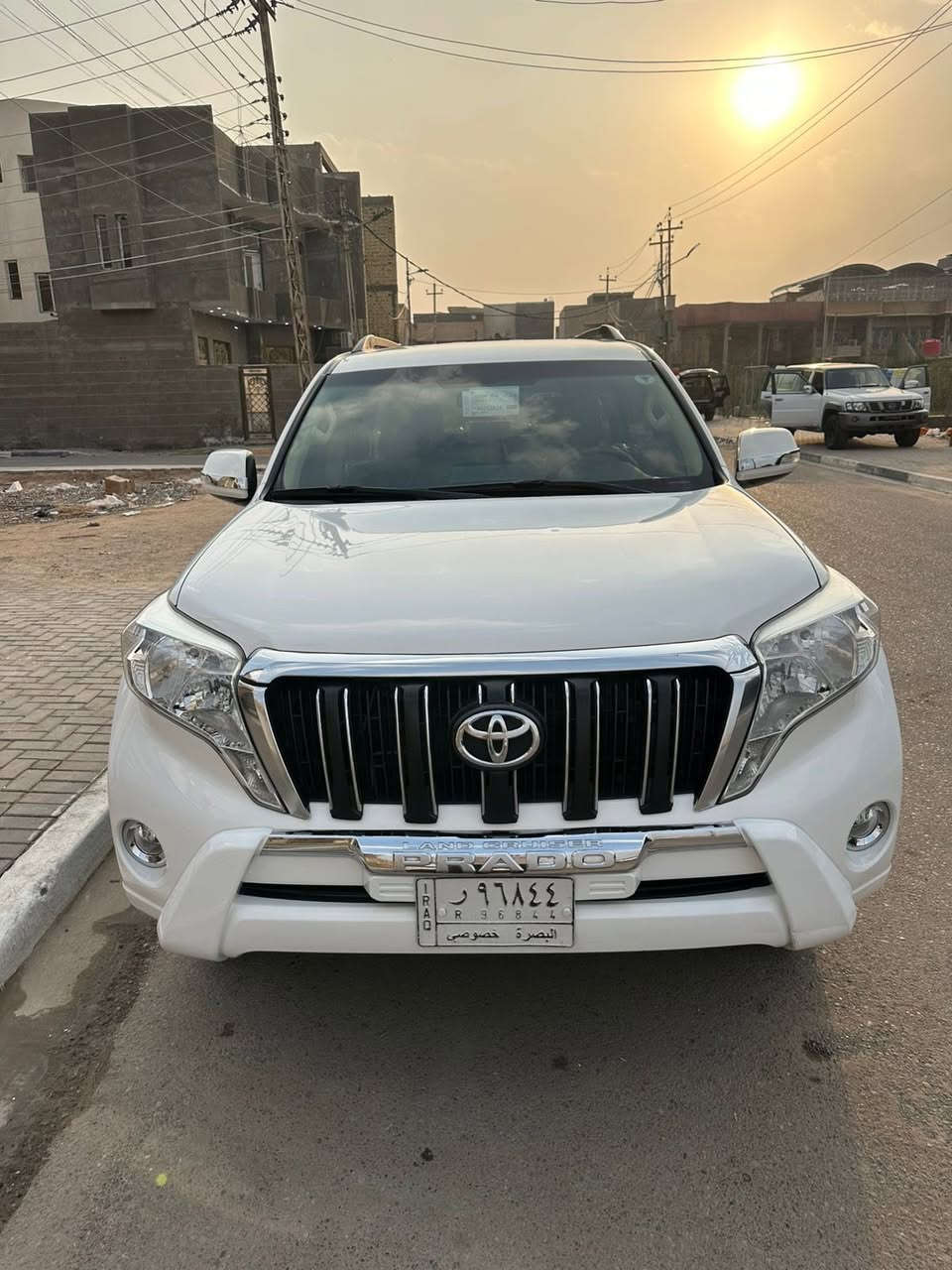 السلام عليكم للبيع تيوتا برادو 
موديل ٢٠١٤ 
الون ابيض 
رقم بصره 
محرك ٦ سلندر ٤٠٠٠
كويتي فور ويل شاشه كامرات بلادي 
تحكم مري  مرايات شفط تحكم ستيرا 
سبير تعليك دبل تانكي 
ثلاجه كفاله ضربه وصبغ وتبديل 
السعر ٢٨٠ 
بيع او مراوس  *********** 
مكان البصره حي المهندسين
