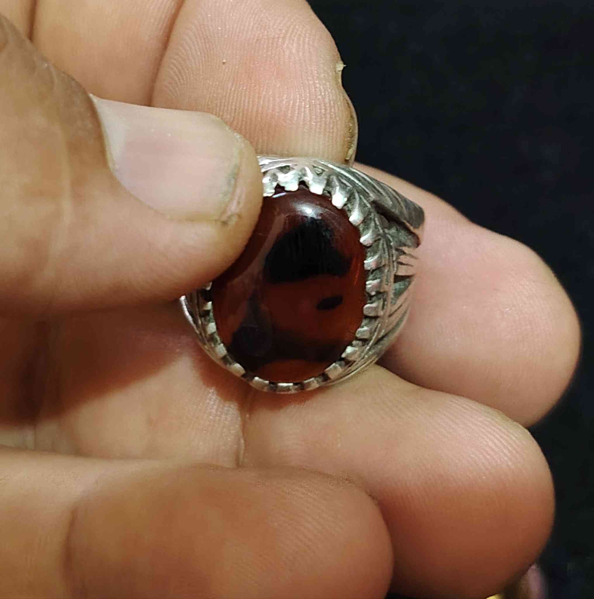 السلام عليكم اخوان محبس عقيق يماني مصور طبيعي صورة سيد محمد الصدر (قدس الله سره) للبيع الرقم ***********
