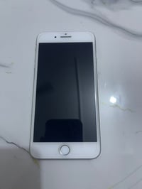 ايفون 8ابلص بطاريته 81 شرق اوسط نظافه فول  سعره 250 07724997629