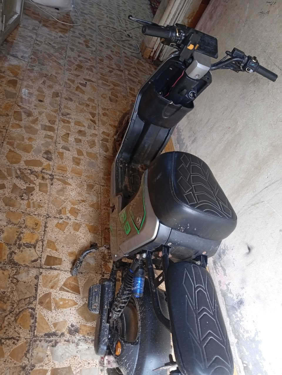 السلام عليكم... شحن R9 بطاريات نضاف دراجه ما ناقصه شي السعر 400 وبيها مجال العنوان بصره ابو الخصيب *********** متواجد واتساب فقط
