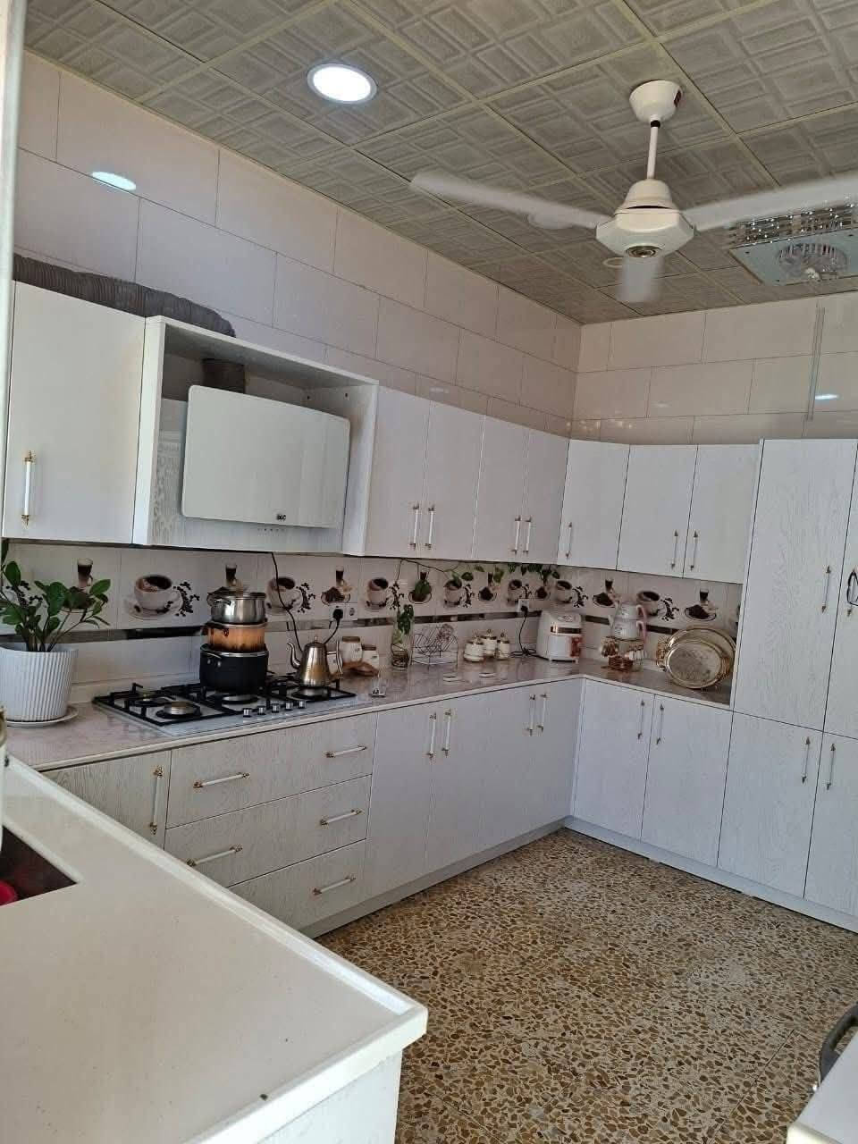 🏡✨ عقارات قاسم أبو عزالدين ✨🏡
🔹 عقار للبيع /دار/
📍 الموقع: [خلف حفته بازار حي الخضراء] 
📐 المساحة: [150]  الواجهة: [7.5] 
📝 وصف العقار: [دار جدا مميز طابقين معزول بناء 2021 ]
📄 نوع ملكية العقار: [طابو صرف]
💰 السعر: عبر الخاص أو الاتصال على الأرقام التالية:
📞 معتز: ***********
📞 قاسم: ***********
📍 عنوان:المكتب /كركوك - حي تسعين -  مقابل اتحاد طلبه وا الشباب
🌟 نوفر لكم أفضل الفرص العقارية للبيع والشراء والاستثمار 🌟 مصداقية • أمانة • خدمة متميزة
#عقارات_قاسم_أبو_عزالدين #عقارات_كركوك #بيع_وشراء_العقارات #استثمار_عقاري 🏡✨

