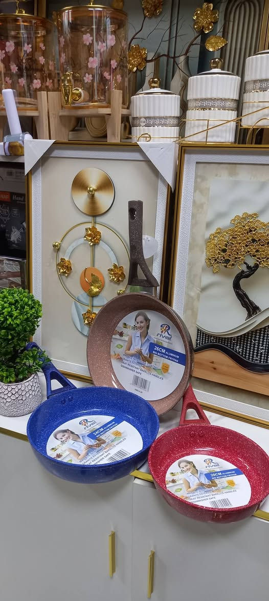 مساء الخير أصدقائي ومتابعين واهلا وسهلا بكم في معرضكم معرض انوار الزهراء مسيب شارع البلديه مجاور ازياء جمانه هناك خدمه توصيل  واتساب للحجز والاستفسار مراسلة ***********
