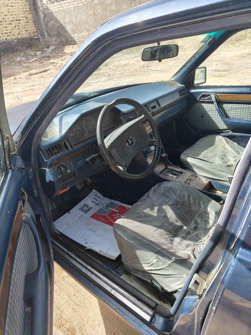 دب موديل 90 مكينه وكير حاويه رقم ذي قار سياره جاهزه سنويه لل 2028 
السعر 38 
للاستفسار الاتصال على الرقم ***********
