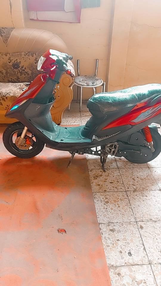 دراجه ماكس عدله بلادي محرك مامفتوح دراجه  طافيه متروكه. صار شهر  لن عدي دوام وتاركه تجي وشوفه أوراقه كامله منفيس هم موجود ومحتاج إذ مو شراي لاتعبني رقم الهاتف *********** واتس بي بغداد سبع البور شارع الفوج الفارس, صلاح الدين
