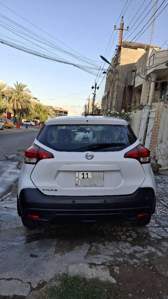 NISSAN . KICKS . 2020
نيسان كيكس . رقم بغداد بأسمي .
((( كير . محرك . تبريد . تدفئه . صدر . كهربائيات كلها جاهزه ))) 
حجم المحرك ٤ سلندر / ١٦٠٠ / 
ماشيه ٨٤ ميل ...
المواصفات ...
<<< بصمه . شاشه .كامره . حساسات . خلفيه . رادار جانبي وامامي . تحديد مسار . توقف ذاتي . تحكم جيهتين . نظام عادي وسبورت >>>
...............................
/// السياره حادثها بامريكا بنيد وبيها صبغ قليل مأشر عليه بالصور ///
رقم الشاصي [3N1CP5BV9LL563542] 
السعر ١٠٥ وبيها مجال ...
مكان السياره بغداد الكرخ .
للاستفسار ( *********** ) بغداد, العراق
