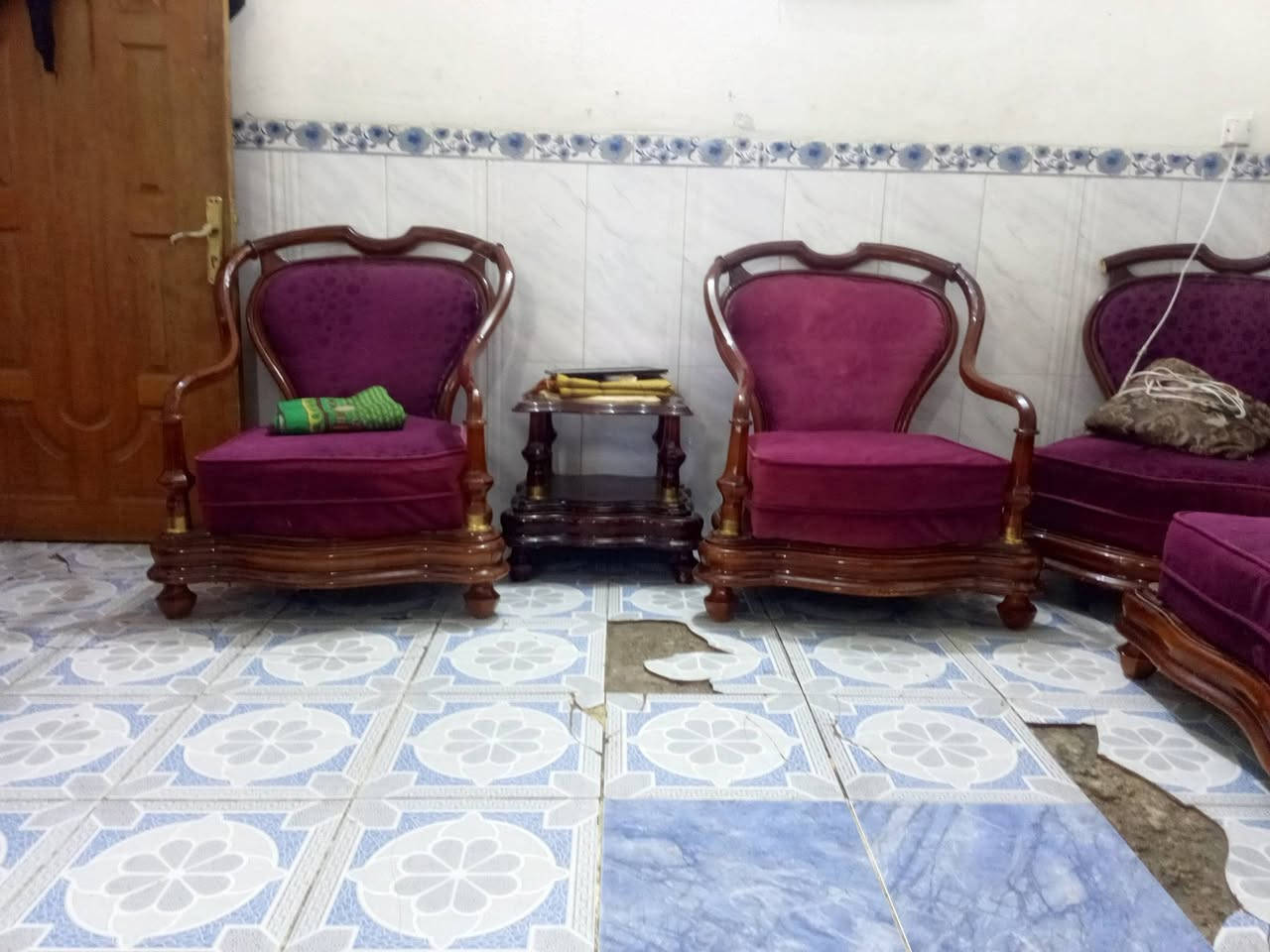 سلام عليكم تخم اليدات موجودات للبيع استفسار على رقم ***********
