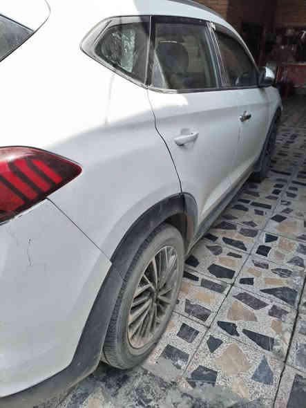 السلام عليكم
هيونداي توسان شركة المقاصد موديل ٢٠١٩ رقم بغداد مشروع وطني ب اسمي
مواصفات عاديه مال الشركة صار بيها قبل ٣ سنوات حرق خارجي من الخلف يعني انص البيبان الخلفيه والخلف وربع من القمارة...
اني ابيع صبغ عام افضل...
لغود شواصي تكم مكفولات والسيارة مكفوله من الحادث لكن صار بيها هذا الحرق الخارجي..
طبعا صور الحرق وتصليحها متوفرة عندي والي يحب يشوفها عل خاص. 
محرك ٢٠٠٠ دوش
تحكمات ستيرين
شاشه
وغيرها من المواصفات المعروفه مال شركة القاصد..
السيارة عارضها ب ١٥٠ ورقه وبيها مجال بعد المعاينه والاقتناع والفحص...
السيارة قابله المراوس أيضا...
السيارة متواجده في بغداد جانب الكرخ منطقه العامريه..
متواجد على الخاص
او الاتصال على الرقم ***********

السيارة جاهزة من ناحيه المحرك تبريد كبر صدر كلها بالكفاله...
ماشيه السيارة ١٠٣ الف كم..
تحياتي للجميع.. بغداد
