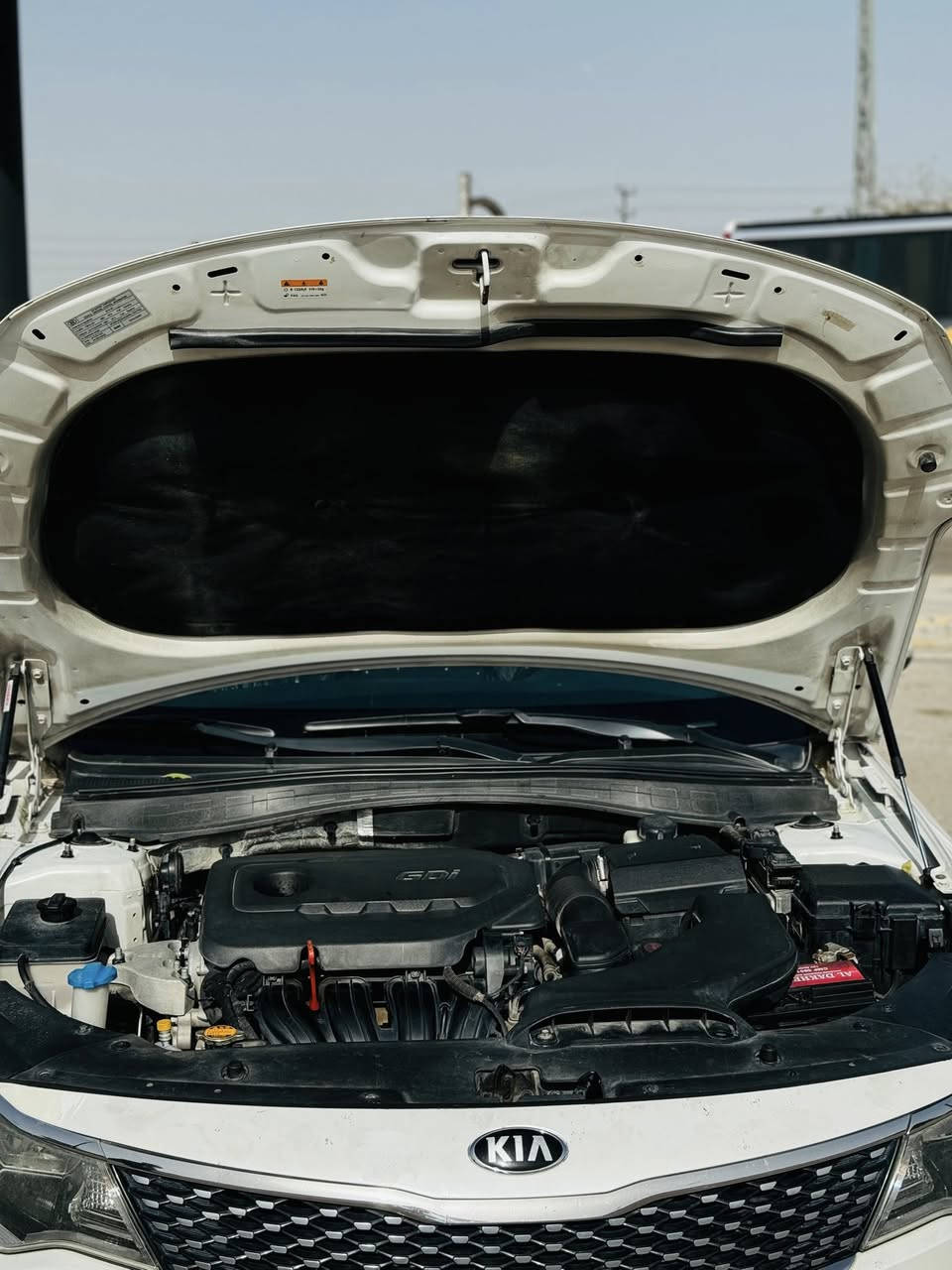 كيا اوبتما 2018 وارد امريكي السياره حادثها بامريكا دعاميه اماميه فقط وب العراق صبغ قطعه ونص السياره بأسمي ونضيفه + سونار موجود والشراي يتصل ***********
