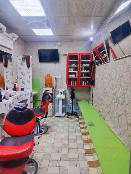 ....محل حلاقة للبيع....
محل حلاقة للبيع.
كرسي عدد 2
مرايات 3 اماميات.. وخلفيات 3
جهاز بخار + جهاز هايدرو
بلازمه + براد + جامخانة عارضه +مغسلة
ملاحضة :-المحل كامل من كل النواحي سقف ثانوي انارة قويه كلش + (المي حار وبارد)
العنوان:ـ كوت زين القوس شارع الشيرازي قريب الجسر
.......للاستفسار راسلنا خاص
او رقم اتصال+واتساب***********
