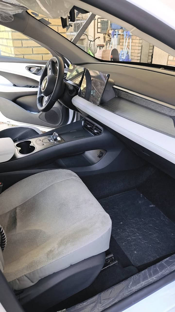BYD BYD العراق سيل 5 
بعدها بحالة الزيرو مرقم بغداد ماشية الفين كلي  المحرك 500 
بغداد / الغزالية 
***********
