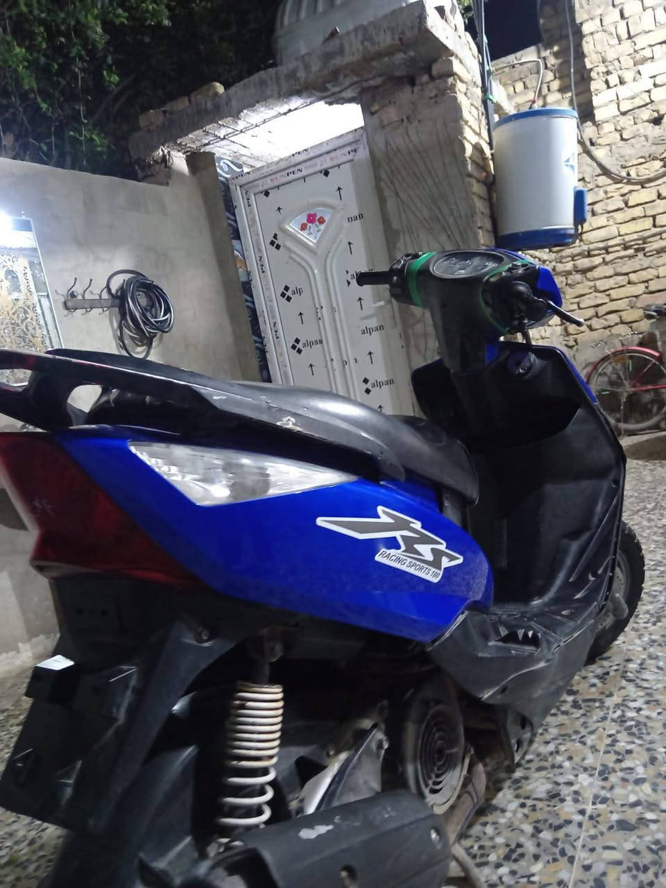 ثعلب كابريتر للبيع دراجه جاهزه للخير كلج رياضي  لسعر400 بيه مجال مكاني  بغداد ***********
