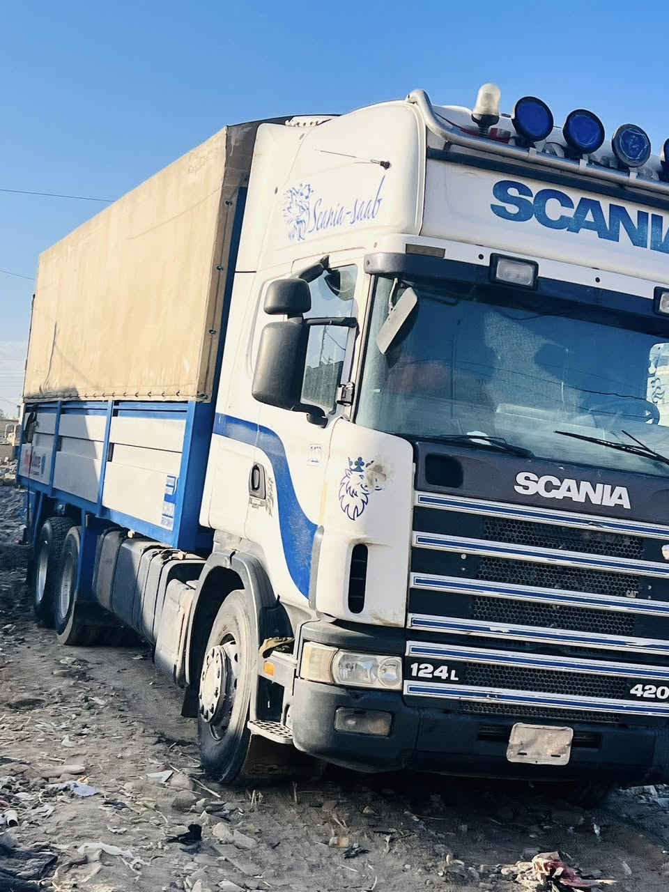 السلام عليكم للبيع سكانيه موديل 2000سحال مزوج مداور ثاني يوم  ***********
