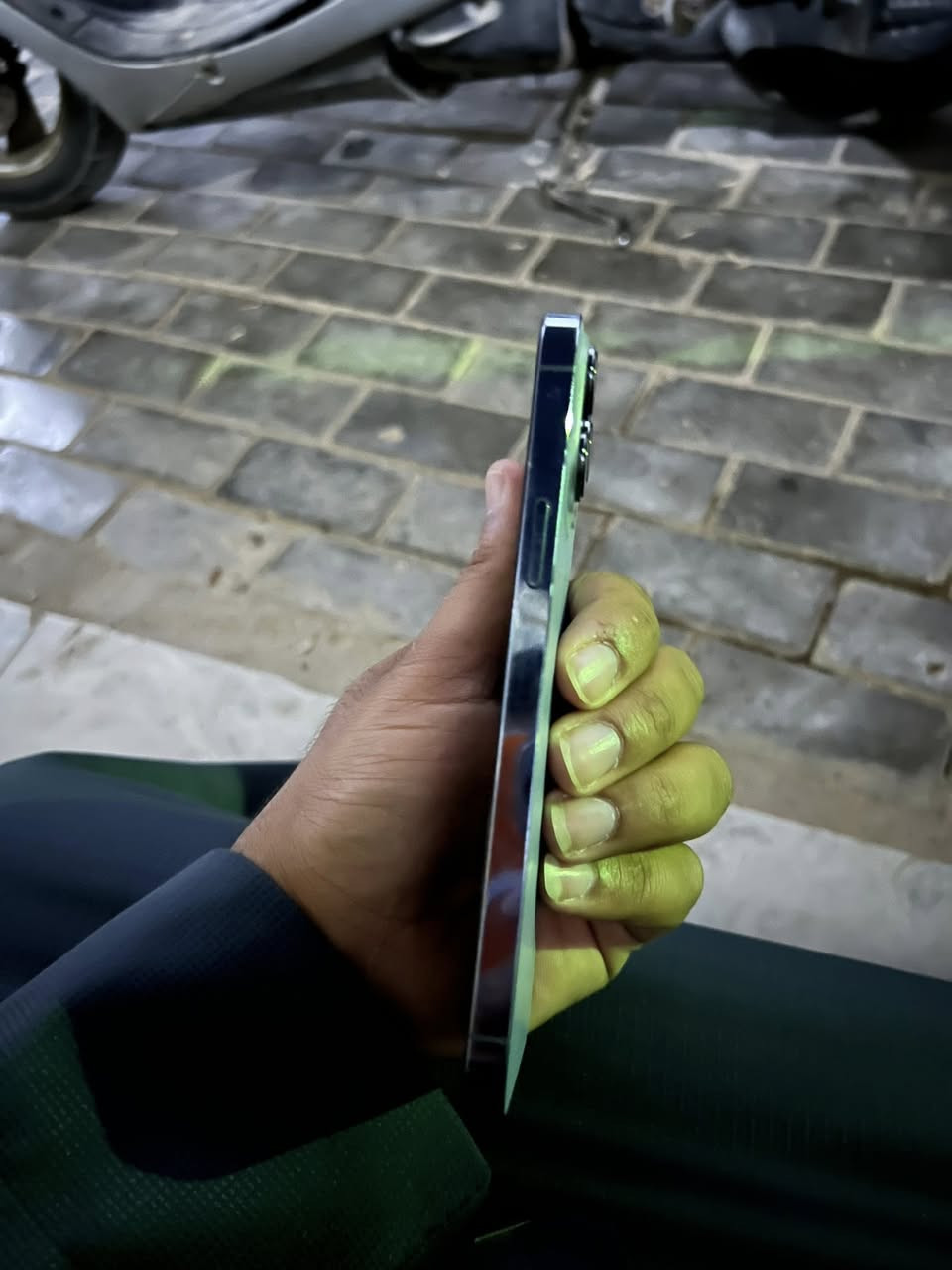 سلام عليكم آيفون للبيع ١٣برو ماكس ذاكره ٢٥٦ بطاريه ٨١ لاستفسار اتصال***********
مكفول من كلشي مكلف بل نشر 
وشراي يتصل على رقم
