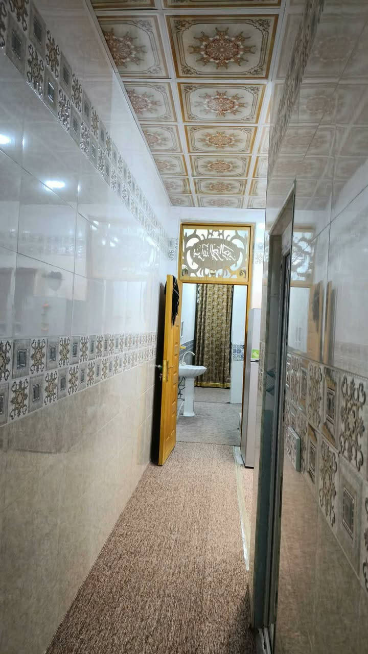 بيت مساحة 100متر بنادر  رقم الموبايل ***********
