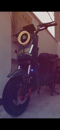 للبيع: دراجة R9 موديل 2025 (نظافة توب) 🏍️ ​الدراجة بحالة الوكالة (وكال...