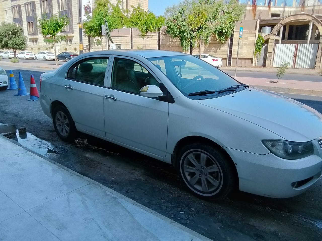 اليفان ابيض نينوى اني الشرعي مابيه صبغ محرك وكير مامفتوح وشرط الخاص مفتوح


**إذا كنت صاحب هذا الإعلان وتريد حذفه لأي سبب، رجاءا أرسل رسالة إلى الدعم الفني**