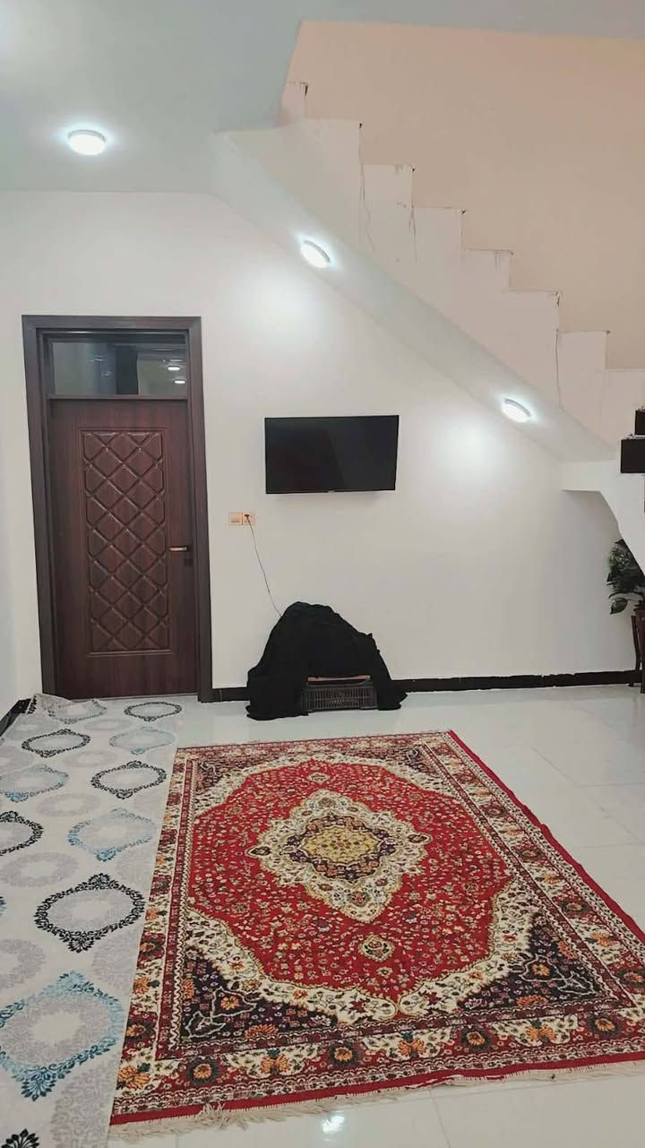 دار100م. طابق ونص شارع ١٢بناء درجا ولا كاملا مجمع بيتي الثاني جنب الميرات سند سعر  لبيت ب 70 مع المجال الرقم ***********
