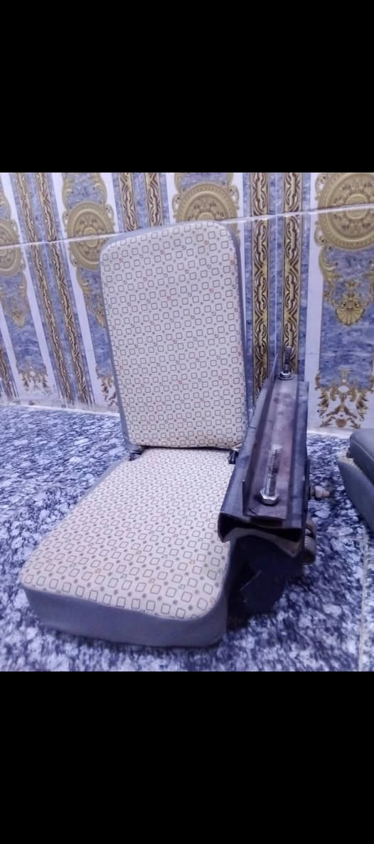 قلابي ممر هايس الشكل القديم للبيع
جدد ونضاف ما مستعملات کاملات قواعد و دوشمه جيب وشد ما تحتاجلهن برغي

العنوان بصره ابو الخصيب

السعر 275 وبيهن مجال قليل

جماعة ال 150 وال 200 لا تعب روحك وتتصل
***********
