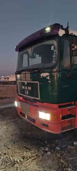 السلام عليكم مان صقر ١٩٩٦ مكينه قبق ناصي سنويه منتهي بل ٢٤ كير جبير ١٥٥ سعر ٧٠ مكاني واسط النعمانيه  ***********و***********
