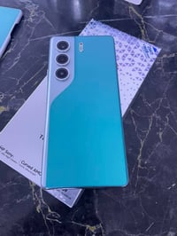 كامون ٤٠ برو • ٢٥٦ • شاشة امولد ١٤٤ هرتز