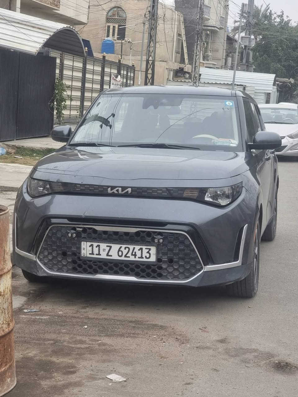 كيا صول 2023 وارد امريكي
 رقم بغداد انكليزي  باسمي شخصيا
برغي مبيها نقص 
اللون  فيلي 
صور الحادث  مرفقه في المنشور 
والباقي مكفوله 
المواصفات
ايرباك ستيرن وبردة طاك
محرك( 2000 )دوش 
ماشية 65  ميل
حجر بيئة اصلي 
رادار امامي او خلفي او جانبي
شاشه كبيرة 
وضعيه قياده. سبورت وعادي 
فول تحكم ستيرن  
كاميرا دوارة   
كتلوكات شركة
سبير جديد منازل 
السيارة جديدة جدا جاهزة وكاملة 
العنوان : بغداد بلديات شارع شبكه الكهرباء شارع الشريط 
السعر :135
رقم الهاتف ***********
