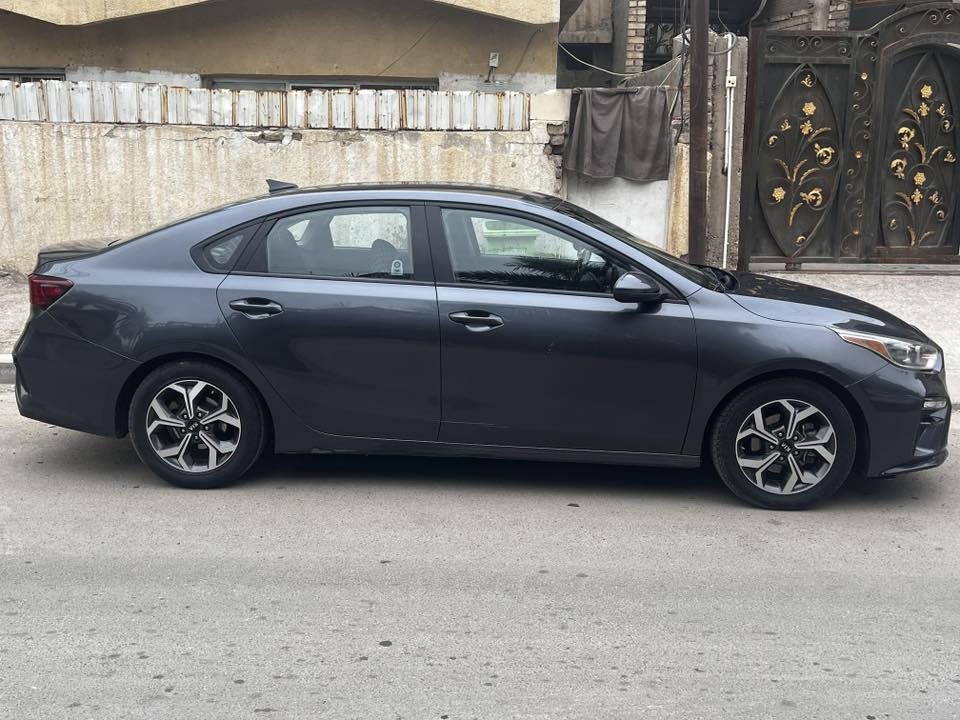 كيا فورتي. 2020  محرك 2000 دوش المرغوب
وارد امريكي ماشية 53600 ميل و قابل للزيادة 

نص فول 

كامره دوارة وتكمات ستيرن فول 

رادار امامي 

مانع اصطدام امامي 

تحديد مسار 

قيادة ذاتية 

كشنات مخمل 

شاشة تدعم ابل كار بلي و اندرويد اوتوا

رقم انگليزي بغداد 11 

ثلاث مودات قيادة sport-smart -normal 

مثبت سرعة 

نظام مانع انزلاق ABS 

بلوتوث -اوكس -usb

بيها صبغ. البنيد و نصف الجاملغ الخلفي الايمن 

و الباب الخلفي الايمن كلير فقط 

ايرباك ستيرن طاك 

مكان السيارة بغداد الطالبية 

السعر : 130$ و بيها مجال 

للتواصل : ***********
