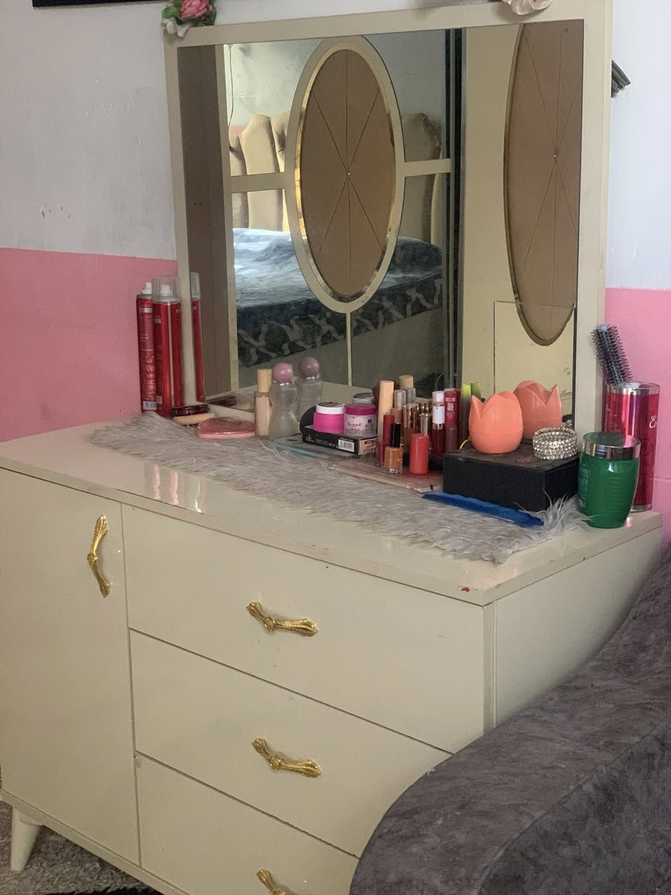 قرفت نوم للبيع 5قطع ب 400 الف بيها مجال حك جيه كركوك الواسطي
‭0787 293 1528‬
