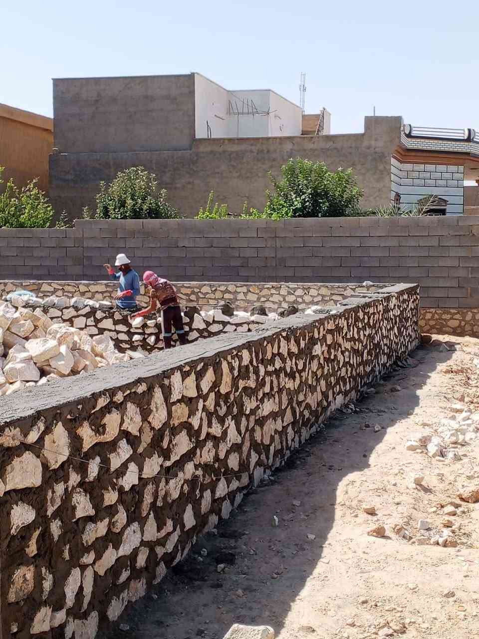 مستمرين معاكم بناء حجر سياجات وتكاعيب وحفر  داخل بروانه وحديثه وحقلانيه  
بناء بلوك سياجات والاستارة الالف 225  وآذا الشقل مفتوح قابل للتنزيل أسعار مناسبة. وشقل درجة أولئ 
*********** وخاص موجود
